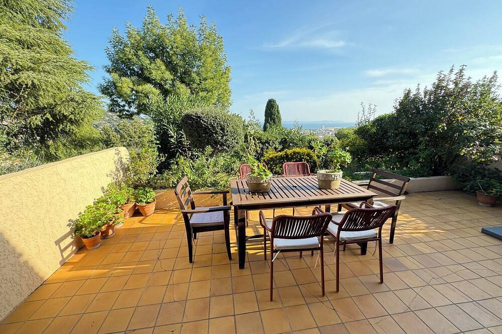 Ganze Wohnung, Klassifiziert *** charmante Wohnung, ruhig, große Terrasse, Garten, Meerblick in Bormes-les-Mimosas, Parc national Port-Cros