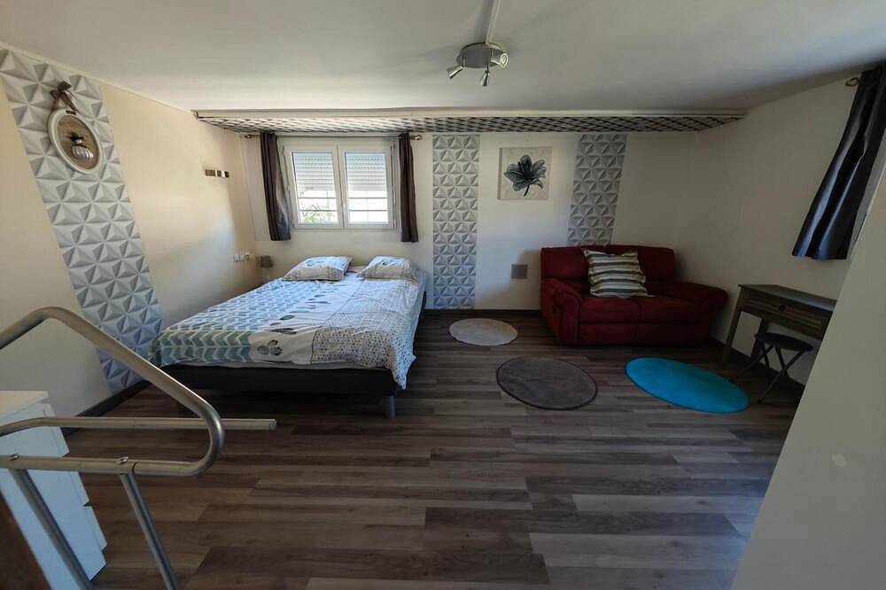 Apartamento entero, Apartamento 'Top Entre Mer Et Montaña' con Piscina Privada, Wi-Fi y Aire Acondicionado in Thézan-lès-Béziers, Region de Béziers