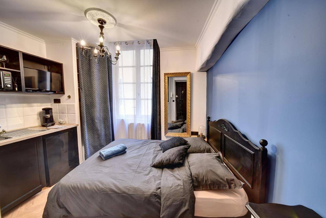 Appartement entier, Apartment with Shower in Chambéry, Région de Chambéry