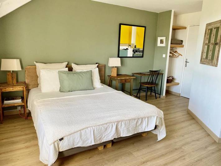 Chambre d’hôte pour 2 personnes, avec jardin et piscine ainsi que sauna et jacuzzi