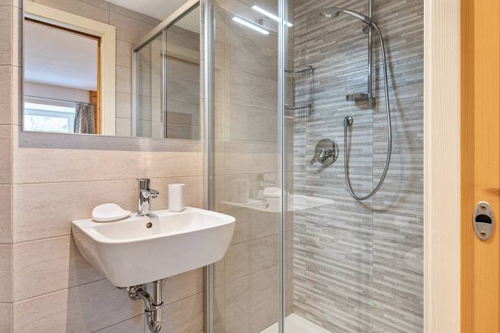 Entire apartment, Apartment 'Ciasa Majonade Pozza Di Fassa Tipo1' with Mountain View, Private Terrace and Wi-Fi in Pozza di Fassa, San Giovanni di Fassa