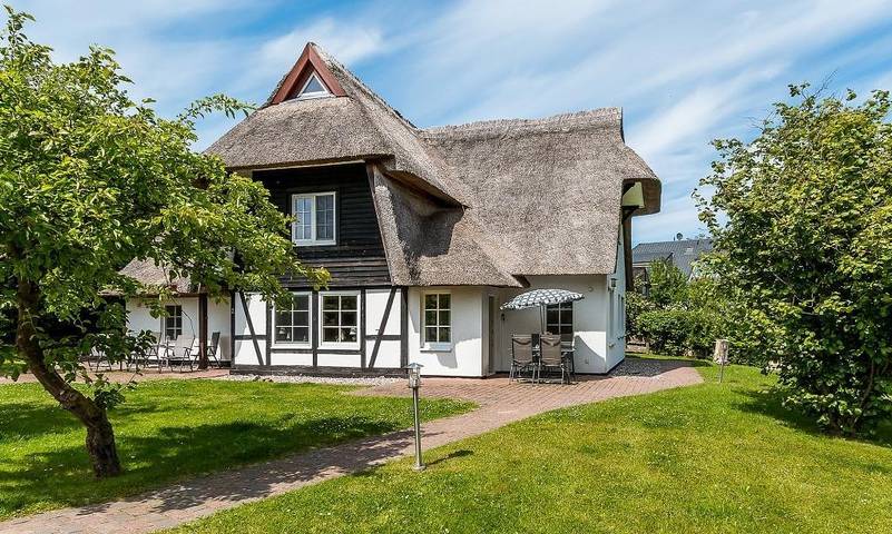 Ferienhaus für 4 Personen, mit Terrasse und Sauna in Ahrenshoop