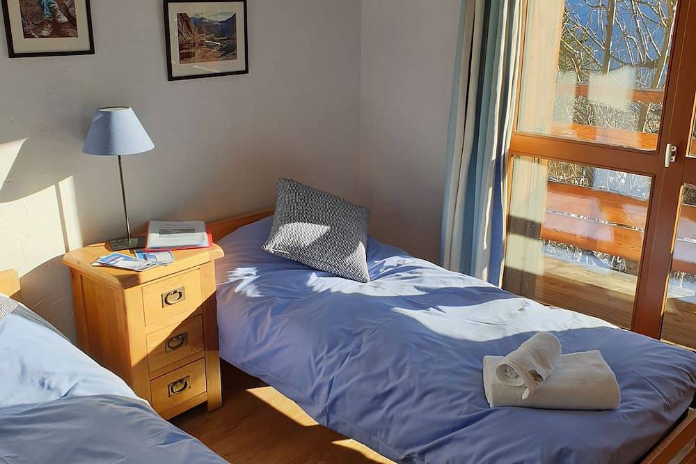 Spacious chalet for those who appreciate the 'great outdoors'.  2-18 persons in Villard-Reculas, Écrins National Park
