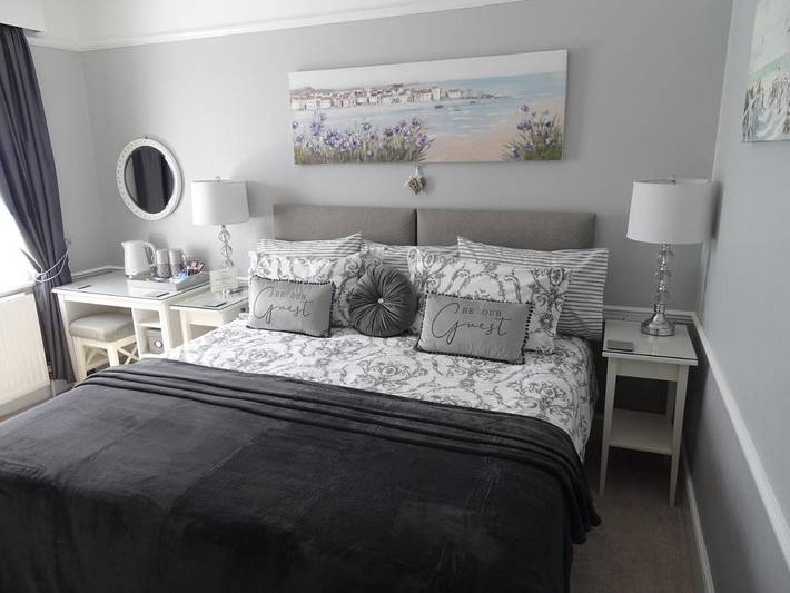 Bed and breakfast for 2 people in Weston-Super-Mare