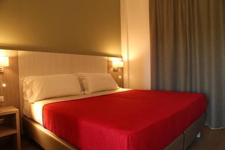 Hôtel pour 5 personnes, avec bassin pour enfant ainsi que jardin et piscine à Tempio Pausania - 4