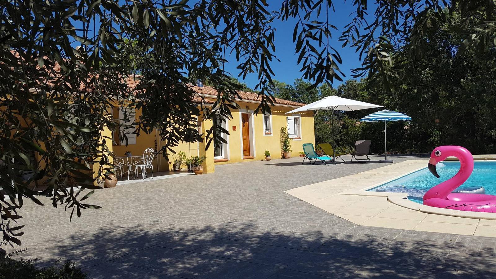Le Cigalon in Saint-Maximin-la-Sainte-Baume, Brignoles region