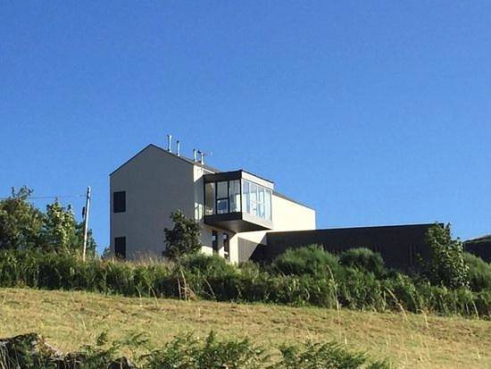 Hostal para 8 personas, con terraza además de vistas y jardín - 1