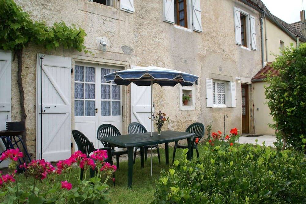 Casa en Montfaucon cerca del río Dordoña in Montfaucon (Lot), Macizo Central