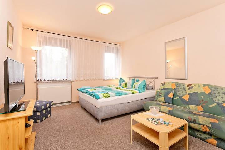 Ferienwohnung für 3 Personen, mit Terrasse und Garten