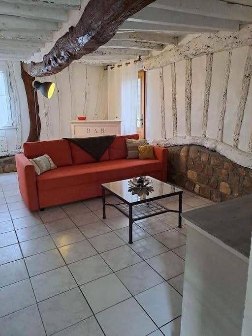 Location de vacances pour 4 personnes, avec terrasse et jardin à Vittefleur