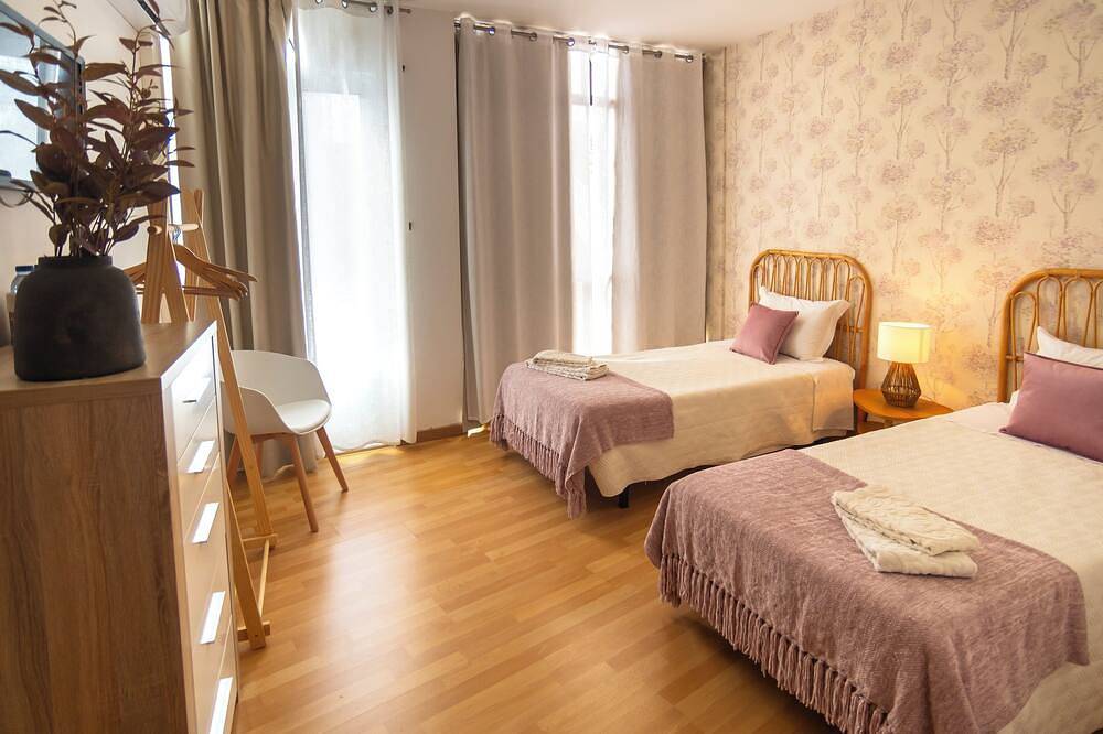 Central Guesthouse - Chambre Lits Jumeaux in Isla de San Miguel, Ponta Delgada