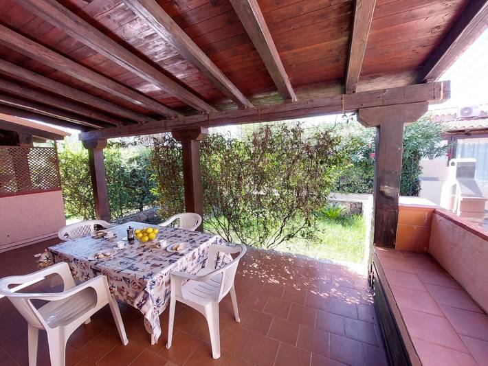 Ferienwohnung für 3 Personen, mit Terrasse und Garten in Lu Miriacheddu - 3