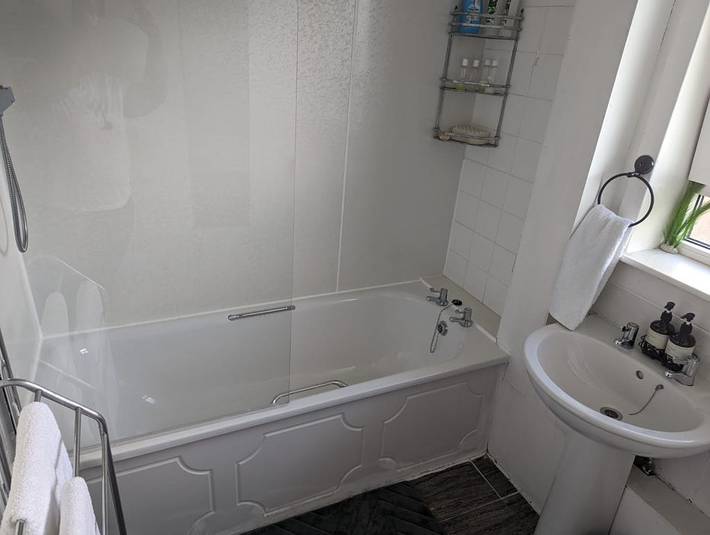 Ganze Ferienwohnung, Central 1-Bed Apt Sleeps4 5 mins to Station in Inverclyde
