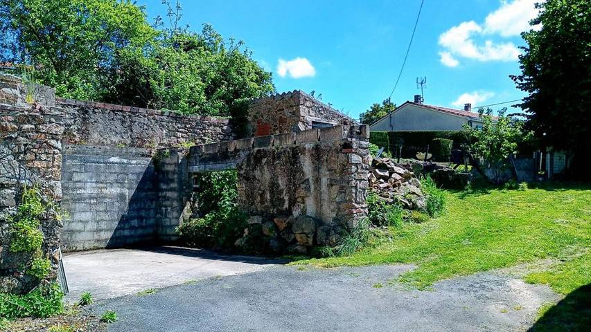 Gîte pour 4 personnes, avec jardin ainsi que terrasse et vue à Saint-Michel-Mont-Mercure - 3