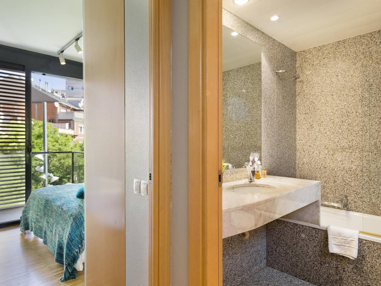 Cały apartament wypoczynkowy, Apartament wakacyjny dla 6 osób z balkon in Barcelona Centre, Barcelona