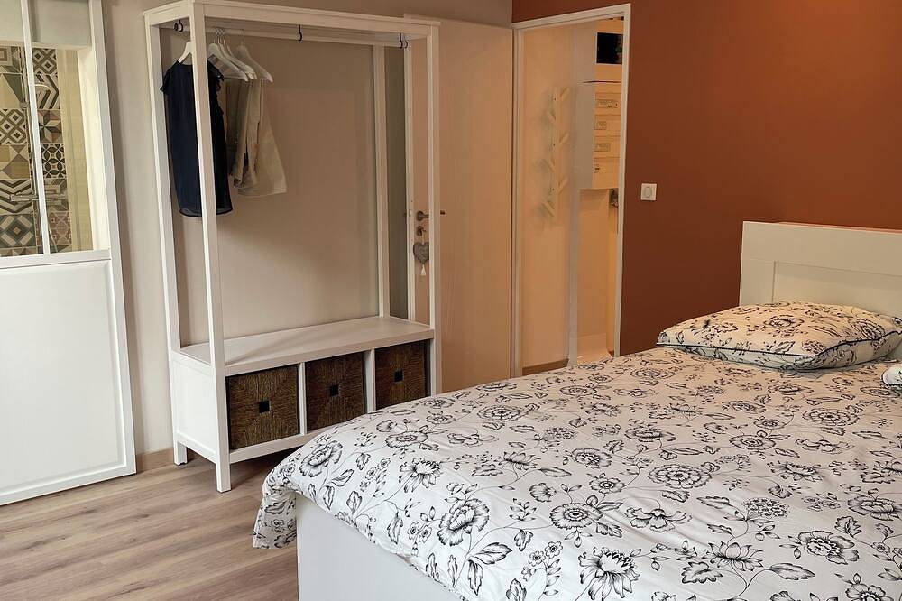 Entire apartment, Cœur de Ville !!appartement Avec Parking in Saintes, Saintes region