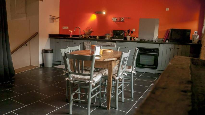 Location de vacances pour 4 personnes, avec Balcon ainsi que Terrasse et Vue à Saint-Amour