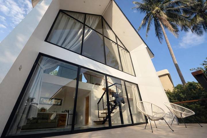 Casa de vacaciones para 2 personas, con vistas y terraza además de jardín y piscina - 1