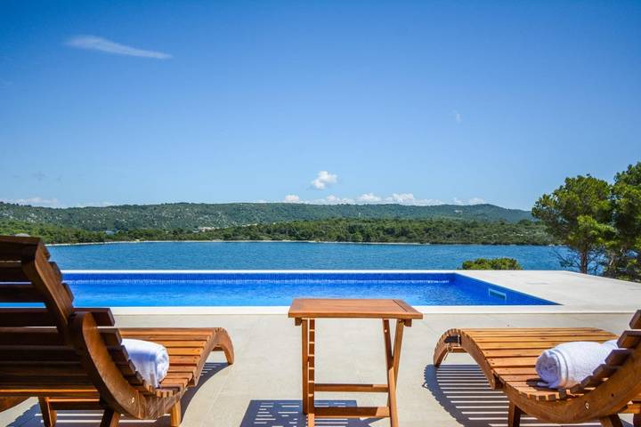 Villa pour 6 personnes, avec jardin et balcon à Sali - 2