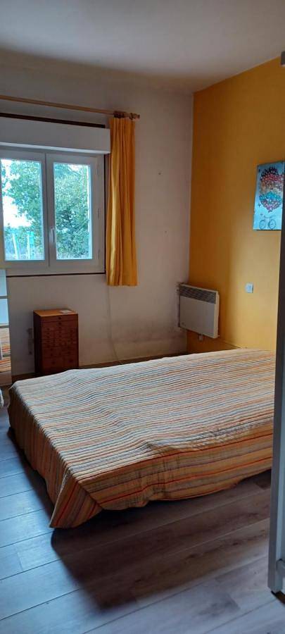 Location de vacances pour 8 personnes, avec jardin ainsi que vue et piscine, animaux acceptés à La Capelle-et-Masmolène - 2