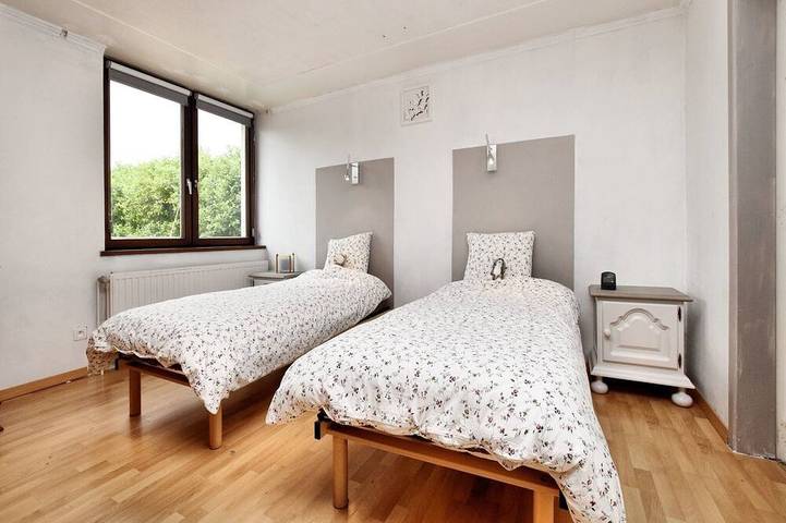Ferienhaus in Virton mit Swimmingpool in Luxemburg Provinz