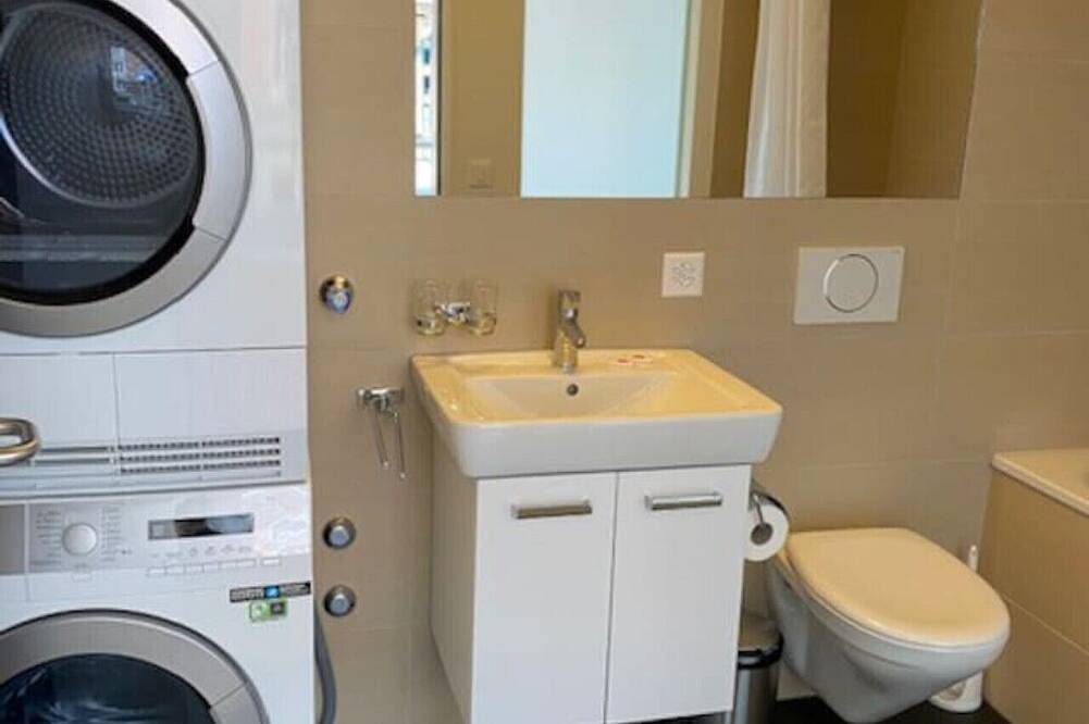 Apartamento inteiro, Fantastic 1 Br flat in the city center (West 7) in Zurique, Bezirk Zürich