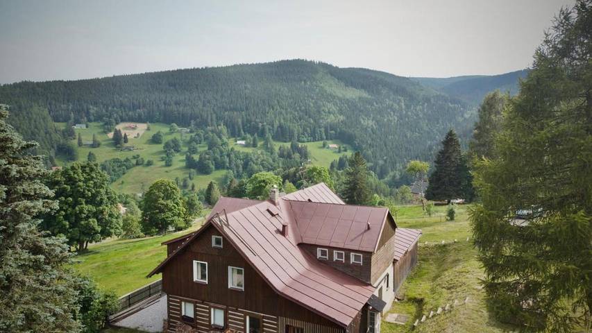 Apartament wakacyjny dla 20 osób, z sauna i widok oraz ogród w Pec pod Sněžkou