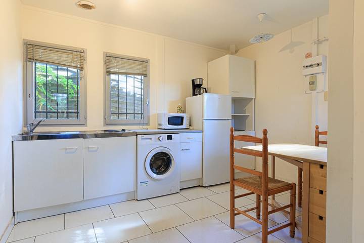 Entire studio, Studio 'Saint Amon' with Shared Pool, Private Terrace and Air Conditioning in Moliets-et-Maa, Côte d’Argent