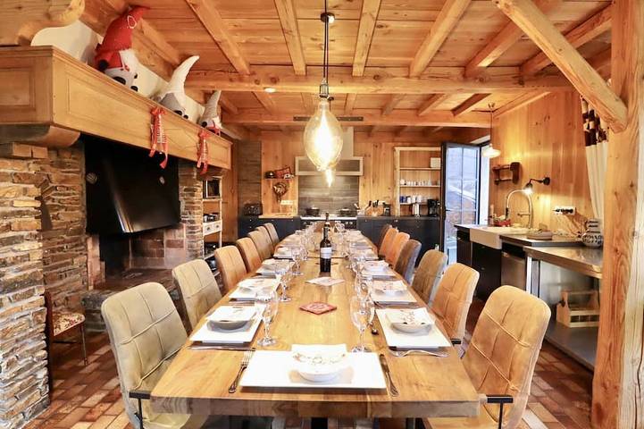 Maison de vacances pour 15 personnes, avec terrasse ainsi que sauna et jardin à Vresse-sur-Semois