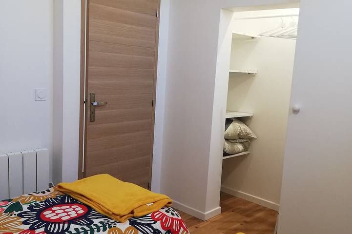 Appartement entier, Appt. rez-de-chaussée avec véranda au bord du havre de Portbail in Port-Bail-sur-Mer, Côte de la Déroute