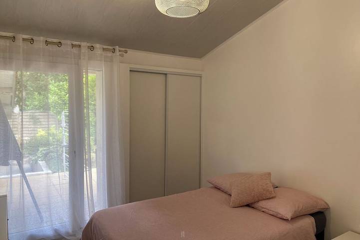 Location de vacances pour 6 personnes, avec terrasse et jardin à Léognan - 4