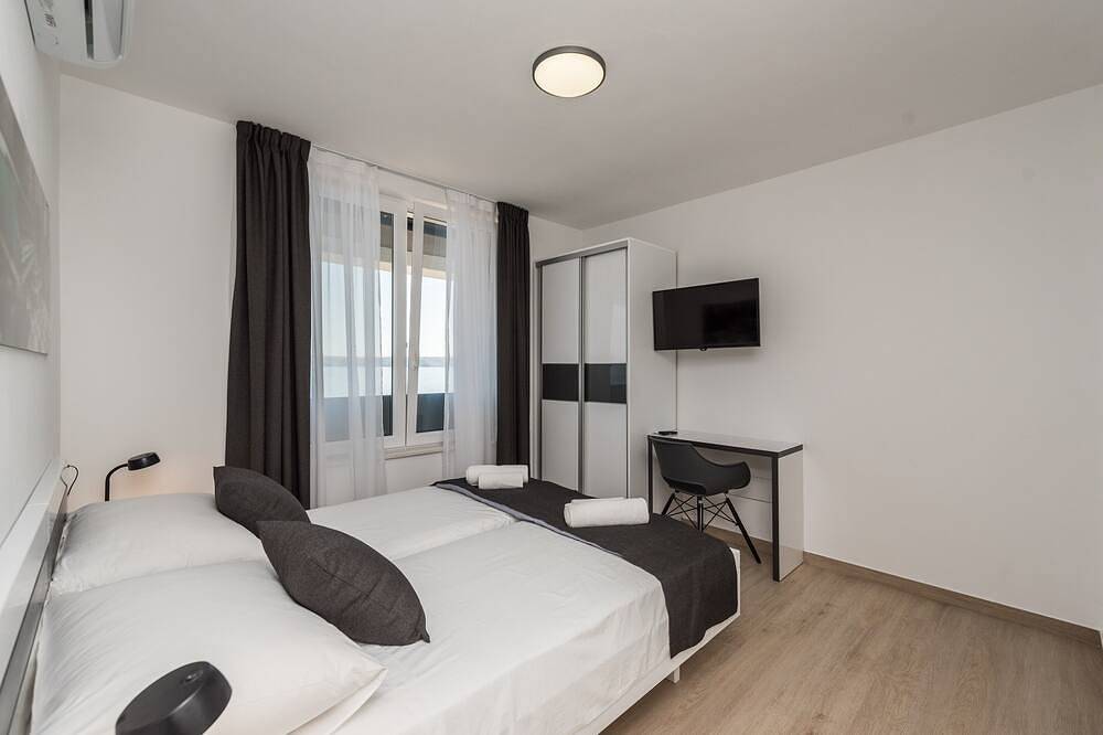 Luxury Villa Solis - Four Bedroom Villa with Terrace and Sea View in Lukovo, Kvarner