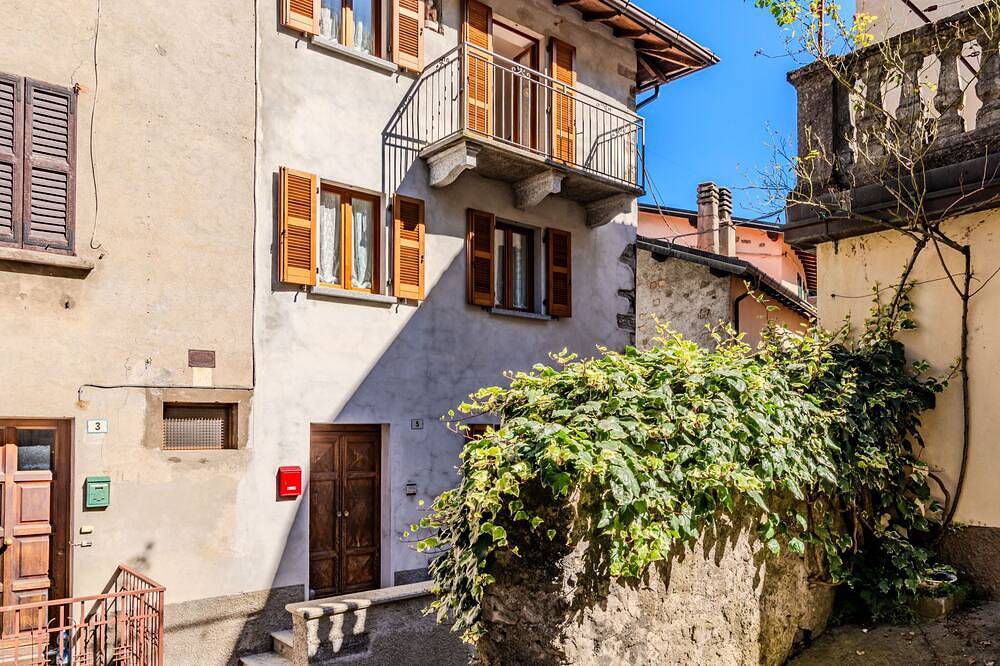 A Casa di Lale in Claino, Claino con Osteno