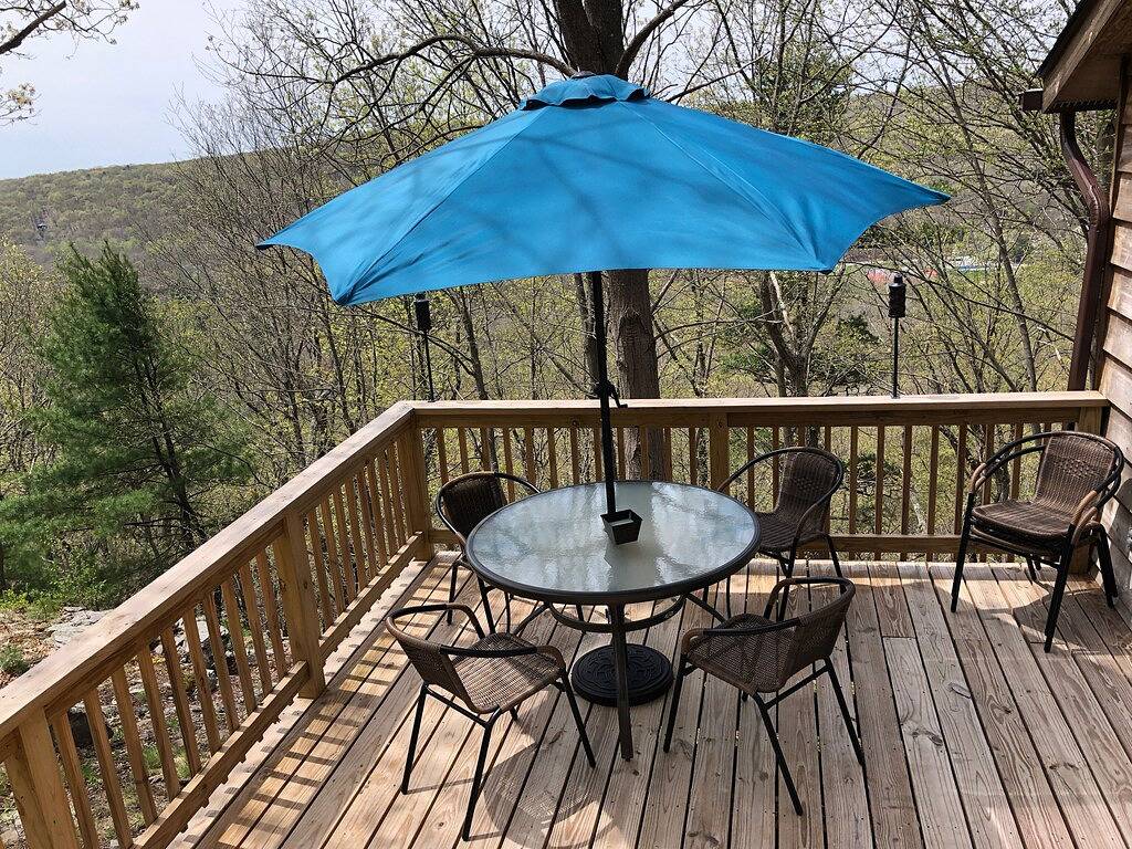 Panoramablick auf die Berge in diesem neu renovierten Haus in einer ruhigen Sackgasse in Saw Creek, Pike County