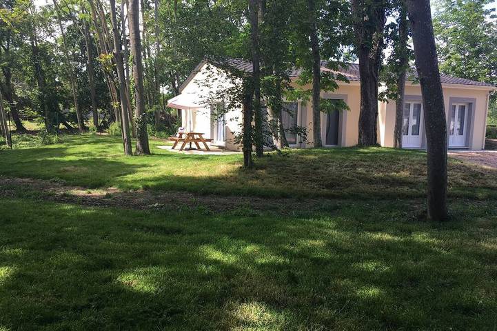 Gîte pour 6 personnes, avec jardin, animaux acceptés à Cognat-Lyonne