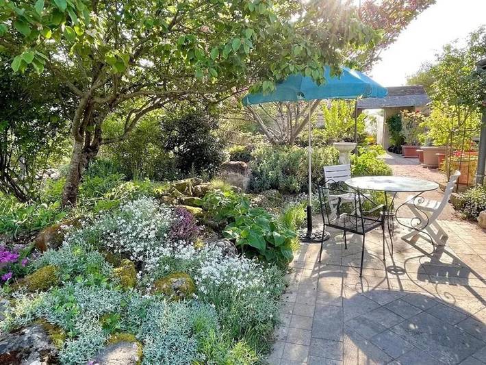 Location de vacances pour 4 personnes, avec jardin ainsi que terrasse et piscine à Bréhémont - 2