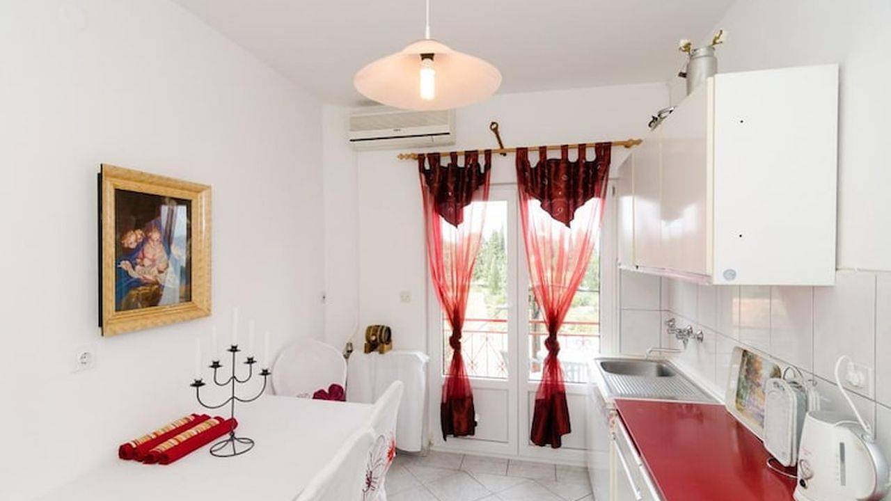 Ganze Ferienwohnung, Ferienwohnung für 5 Personen mit Terrasse in Trpanj, Peljesac