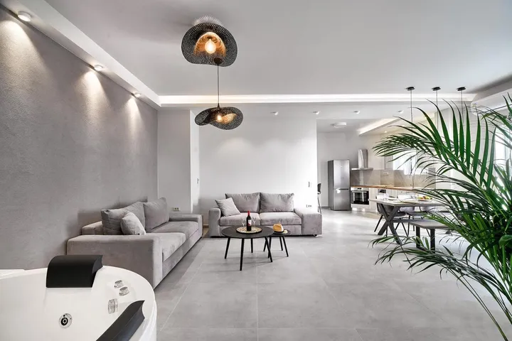 Chalet para 3 personas, con jardín además de piscina y jacuzzi - 1