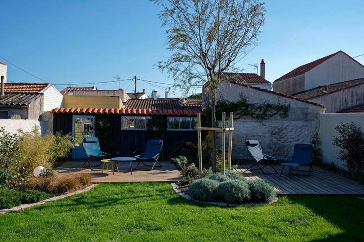 Location de vacances pour 2 personnes, avec vue et terrasse à Port-des-Barques - 2