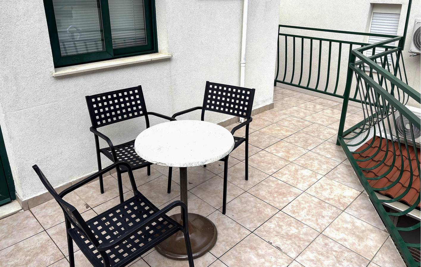 Ganze Ferienwohnung, Apartment mit Meerblick, Terrasse, WLAN, Klimaanlage und Parkplatz in Drvenik, Makarska Riviera
