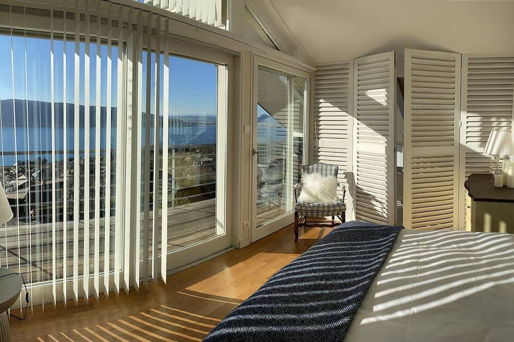 Villa avec piscine chauffée et vue magnifique sur le lac d'Annecy in Veyrier-du-Lac, Région d'Annecy