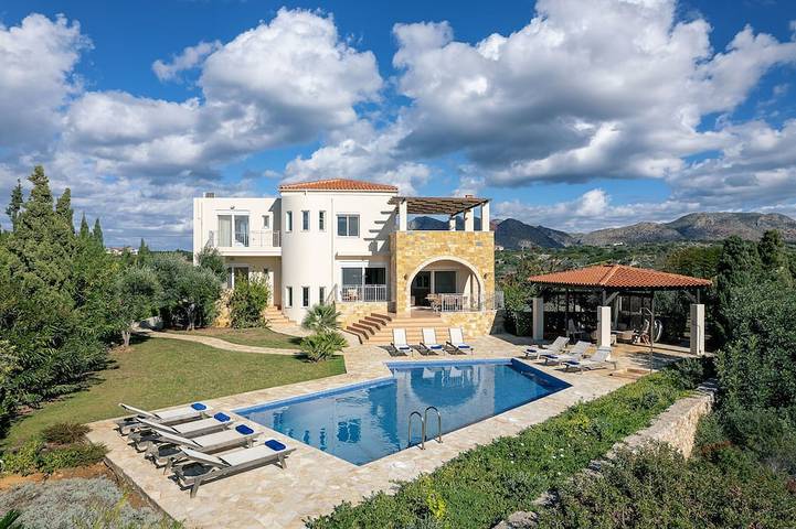 Villa for 12 people, with garden - 1