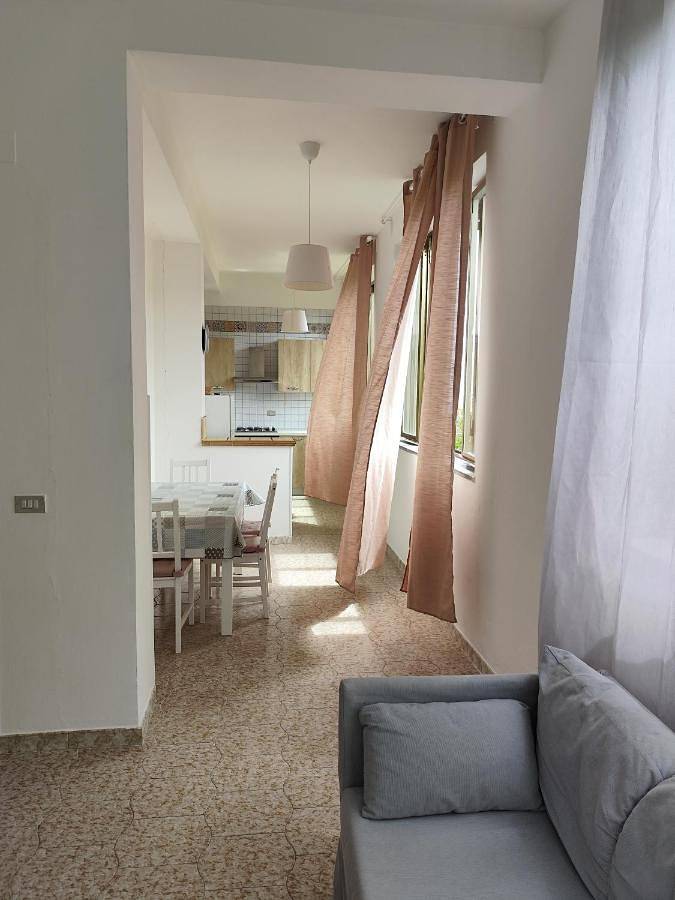 Appartamento per 4 persone, con panorama e terrazza nonché giardino, con animali domestici in Vibonati