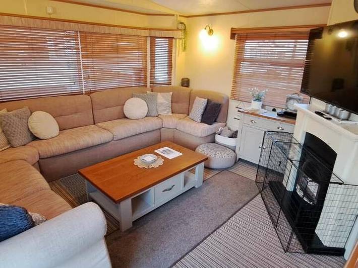 Caravan for 6 people, with garden, with pets in Rhyl