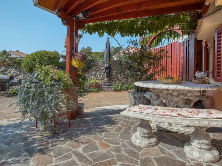 Ferienhaus für 2 Personen, mit Terrasse und Garten auf Krk - 2