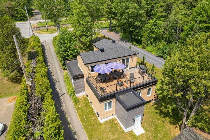 Gîte pour 12 personnes, avec jacuzzi et jardin dans Sherbrooke - 2