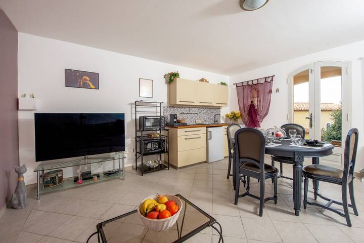 Gîte pour 4 personnes, avec piscine ainsi que jardin et terrasse dans Parc naturel régional des Préalpes d'Azur - 3