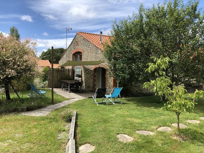 Gîte pour 8 personnes, avec jardin et piscine ainsi que terrasse et jacuzzi - 1