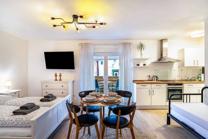 Studio entier, Aposto Apartment 1 avec terrasse privée et Wi-Fi in Oberderdingen, Kraichgau