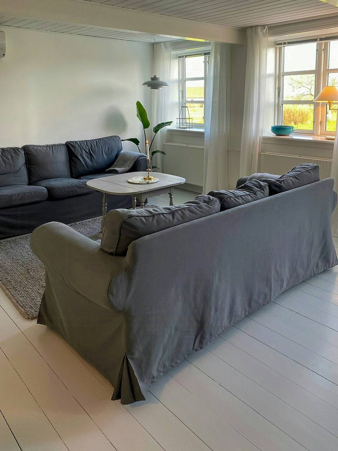 Gårdcharme og sommerhusliv på Bornholm in Rø, Gudhjem